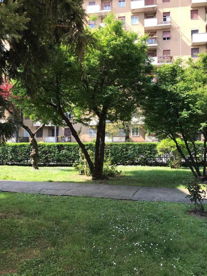 Apartamento Bright Flat With Shared Garden Milán Exterior foto