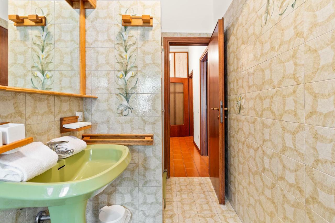 Apartamento Bright Flat With Shared Garden Milán Exterior foto
